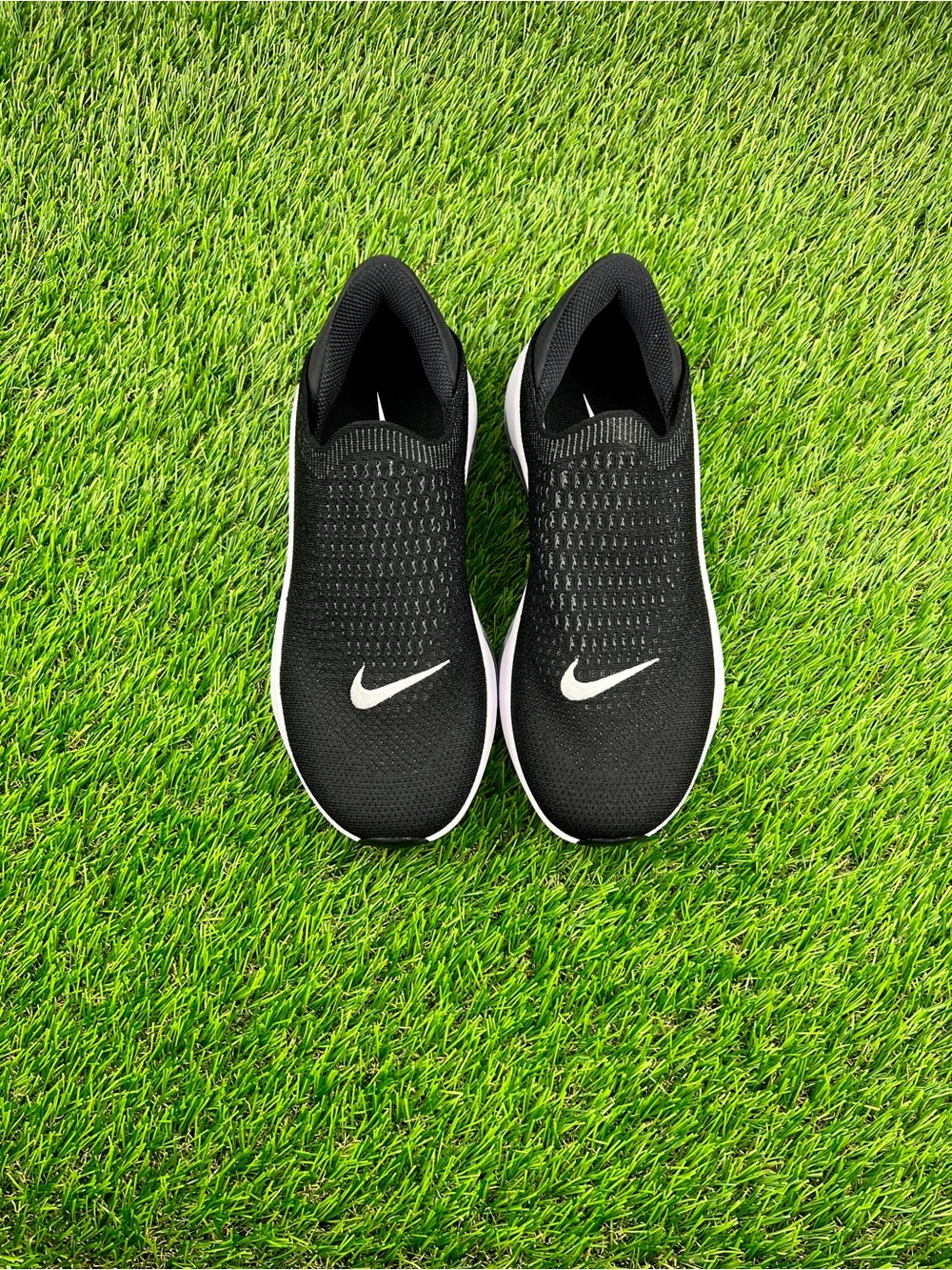 Nike Reina EasyOn Women’s Slip On Pregnancy Walking Shoes Black White - 8 - Picture 5 of 6